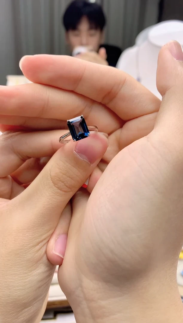 银S925镶嵌戒指托帕石J60-1