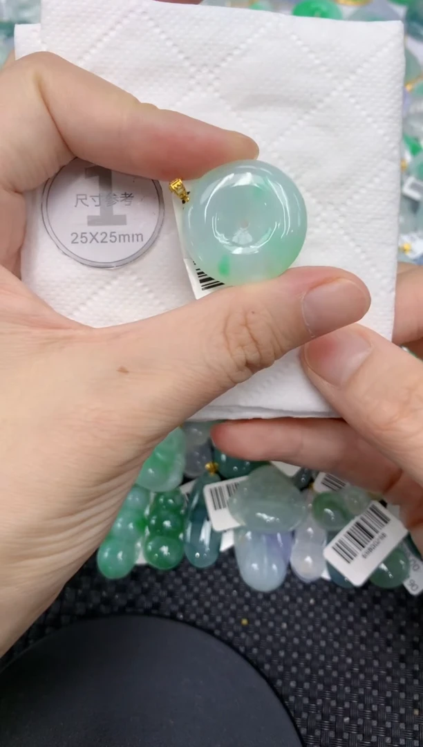 颈饰18K金镶嵌翡翠1111111