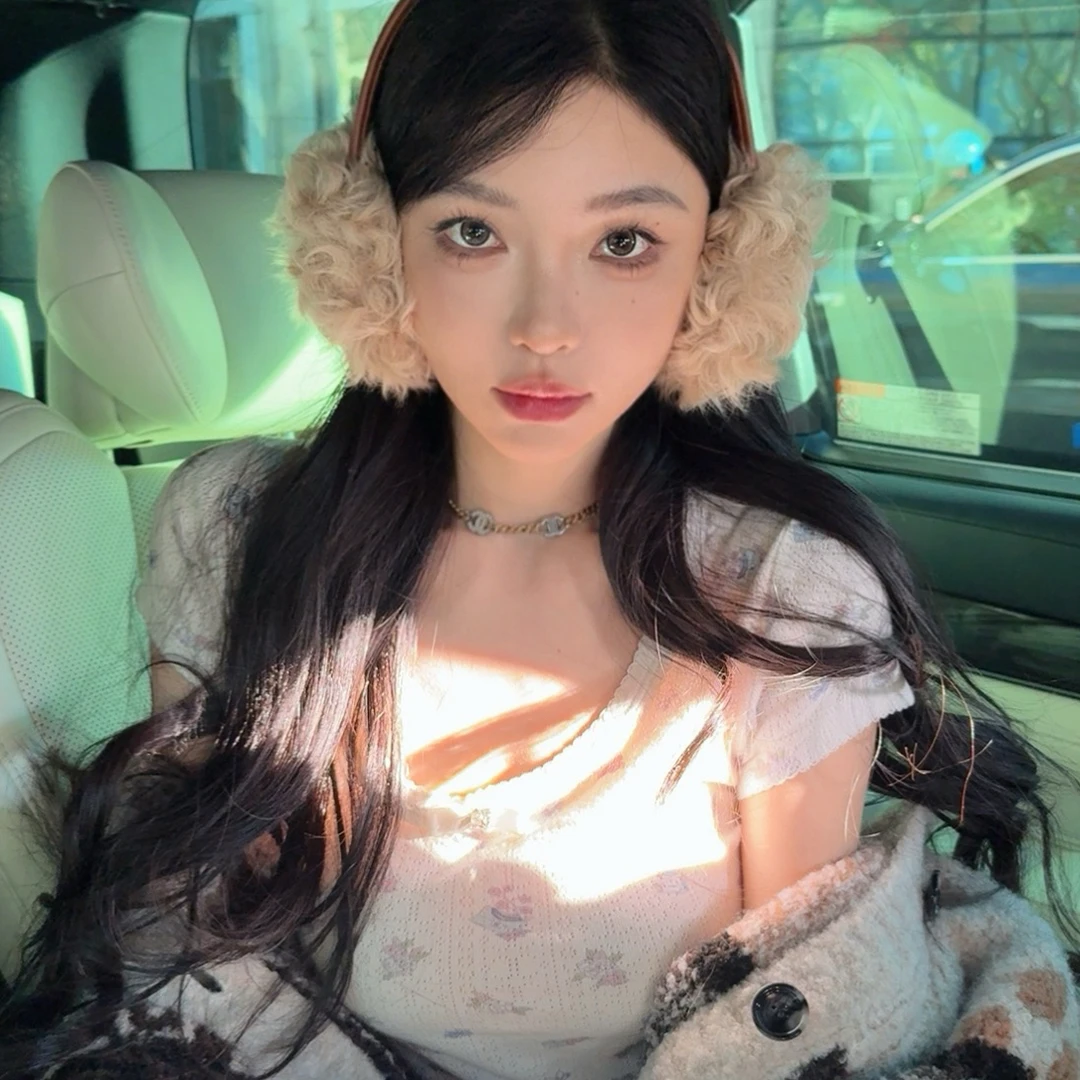 FBB limit冬季新款T恤女蝴蝶结数码印花全棉长/短袖上衣D244253A