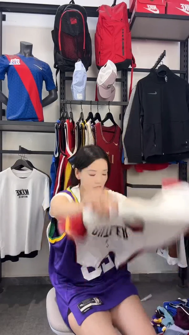 645 ·编码 耐克卫衣服饰过款为准 尺码