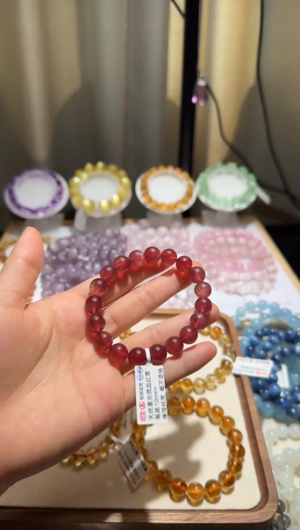 【闪购商品】石英质玉手链未镶嵌草莓晶10mm+