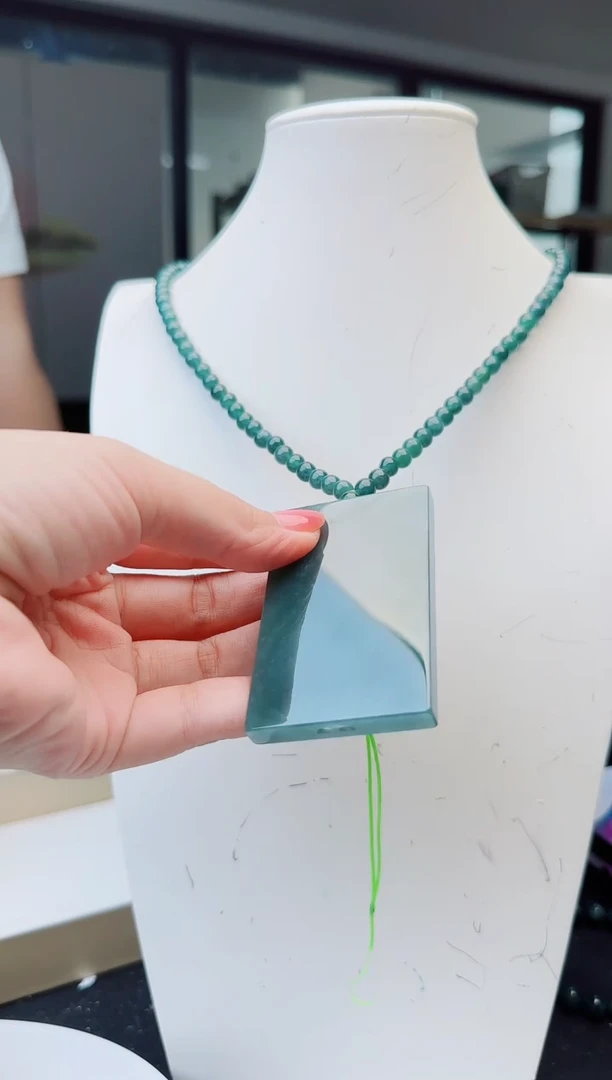 翡翠未镶嵌颈饰多样性发其中一