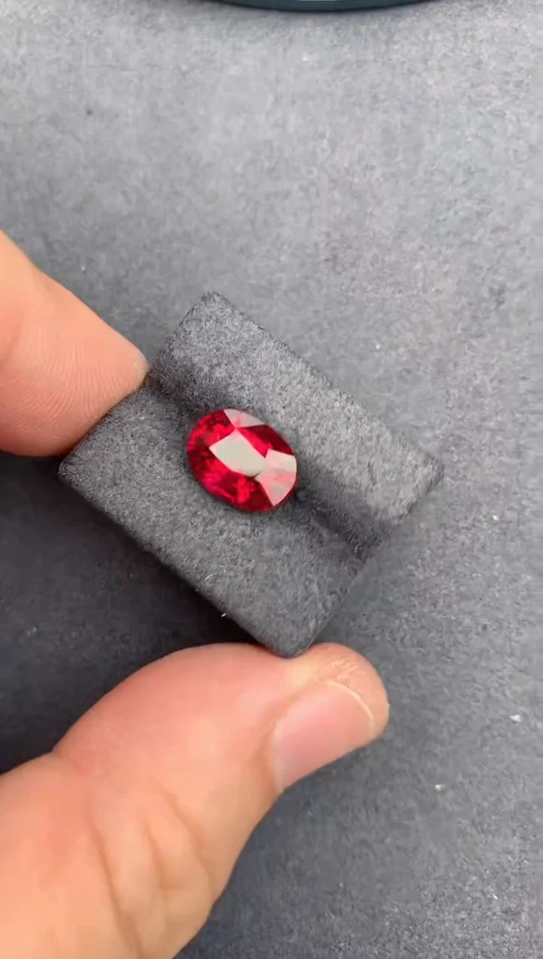 裸石未镶嵌碧玺3.7ct 卢比来碧玺