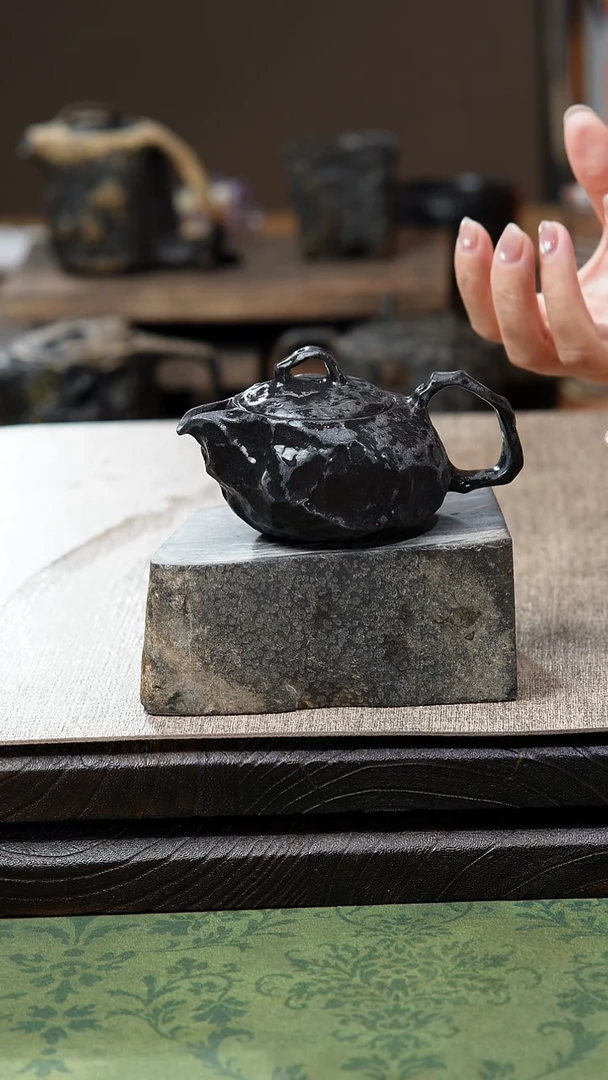 中式归玉堂冰碛岩重工雕刻磐云望月壶