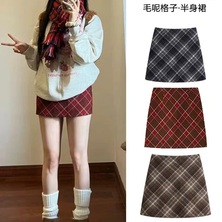 红色毛呢格子半身裙女秋冬2025新款小个子高腰格纹包臀a字短裙子