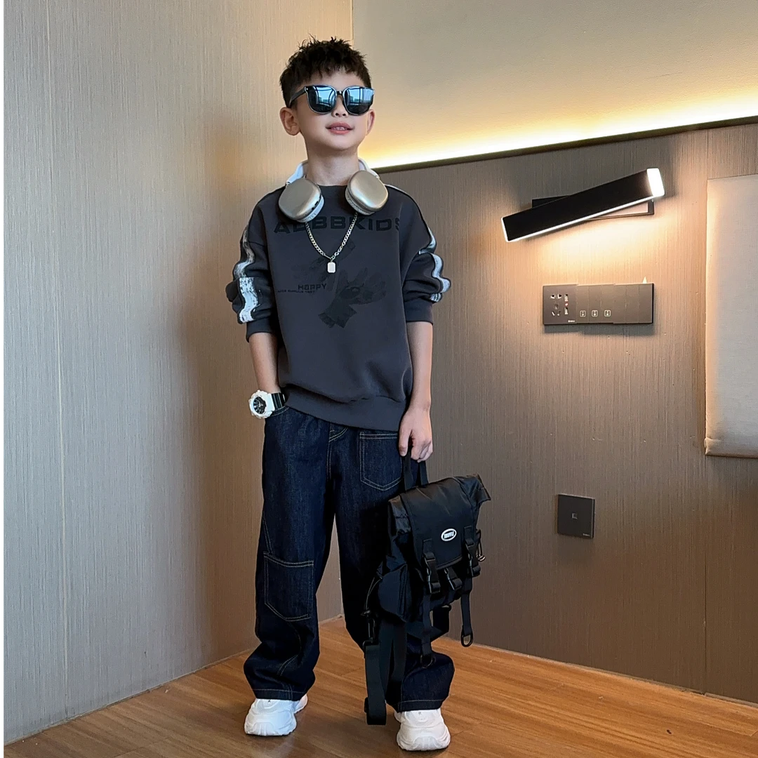 长袖春秋常规套头早秋男孩中大童儿童男童帅气卫衣牛仔裤套装