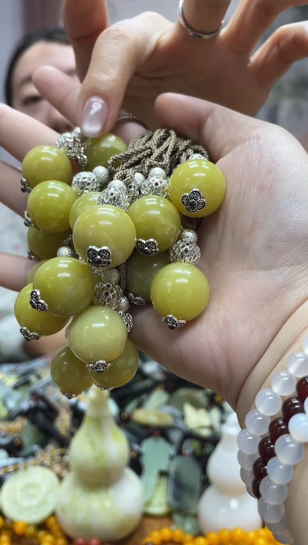 未镶嵌岫玉吊坠·