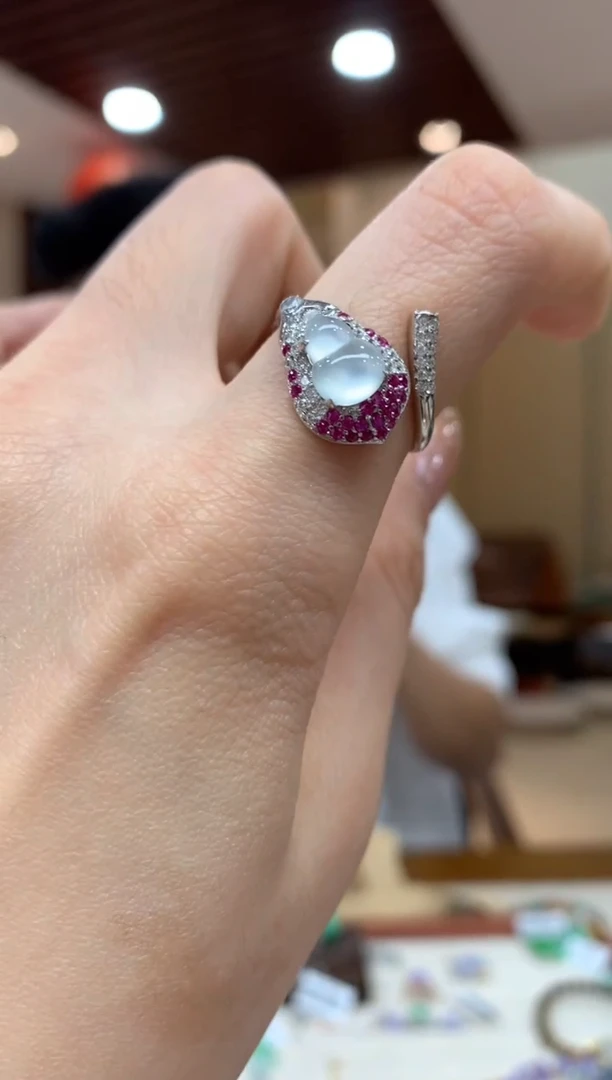 未镶嵌戒指翡翠戒指