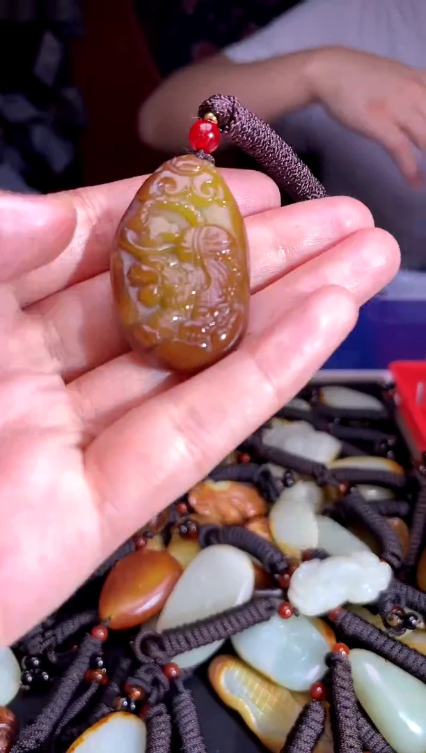 和田玉未镶嵌挂件1