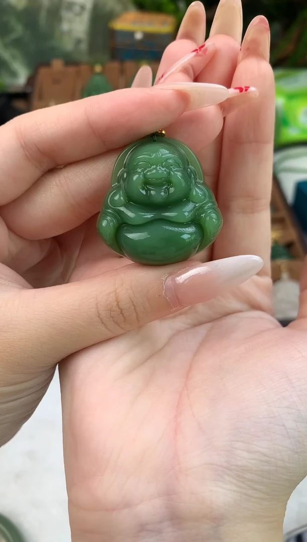 颈饰未镶嵌和田玉吊坠