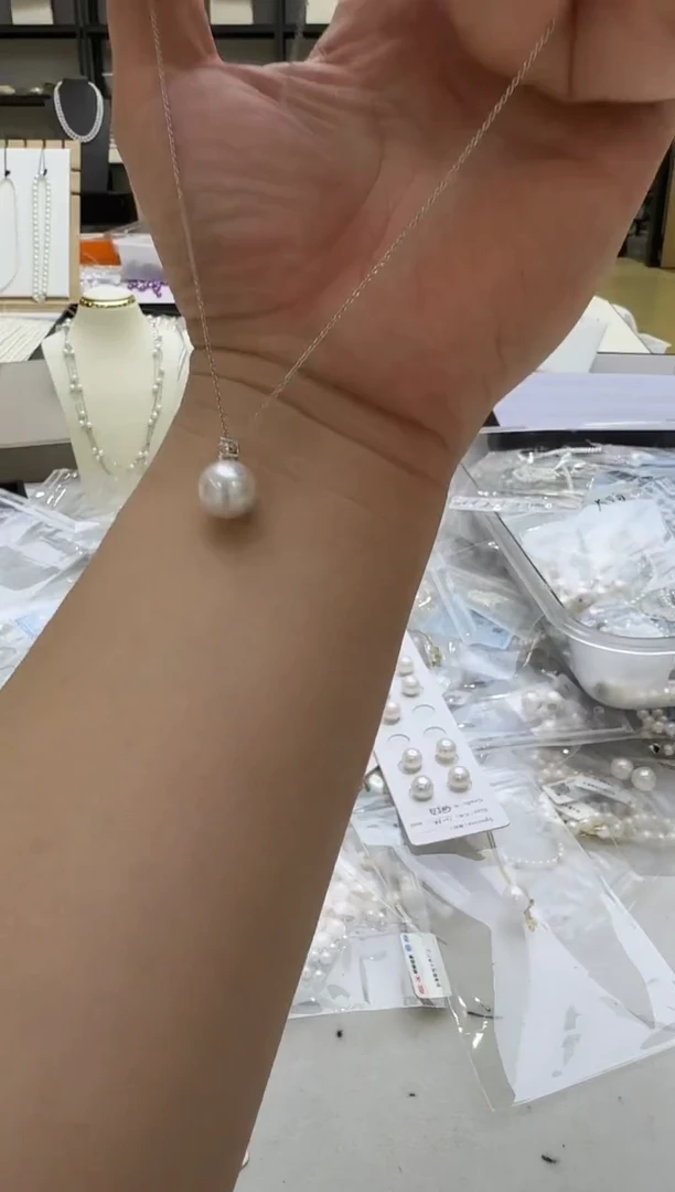 淡水珍珠银S925镶嵌吊坠(赠链)11-12mm 王妃扣