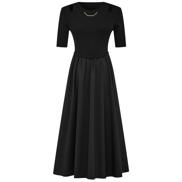 【商场同款】曼德诗冰丝连衣裙新款镂空拼接设计小黑裙女M538110151