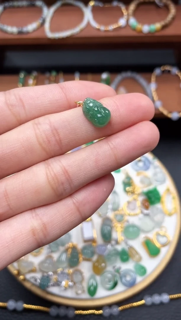 【闪购商品】翡翠吊坠(不含链)18K金镶嵌一个   JK686