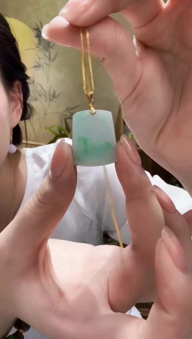 颈饰未镶嵌翡翠吊坠