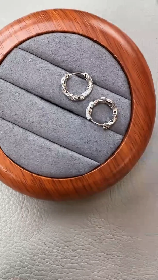 推荐款银色耳圈一对