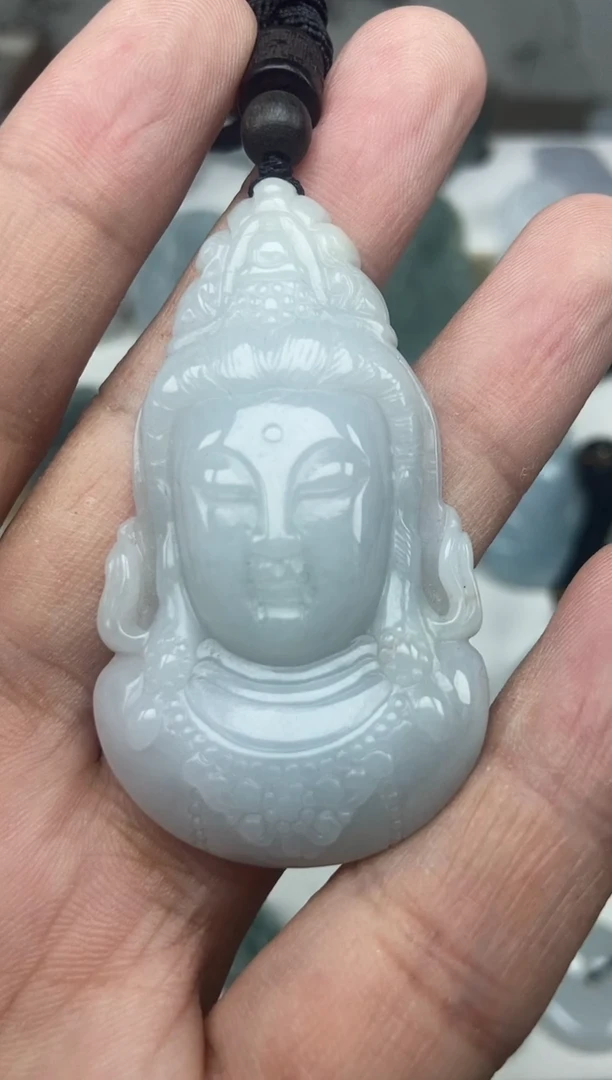 颈饰未镶嵌翡翠观音首