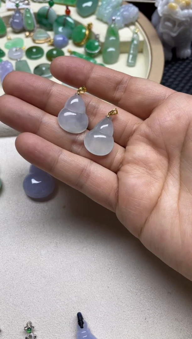 【闪购商品】翡翠颈饰18K金镶嵌葫芦多样性发其一