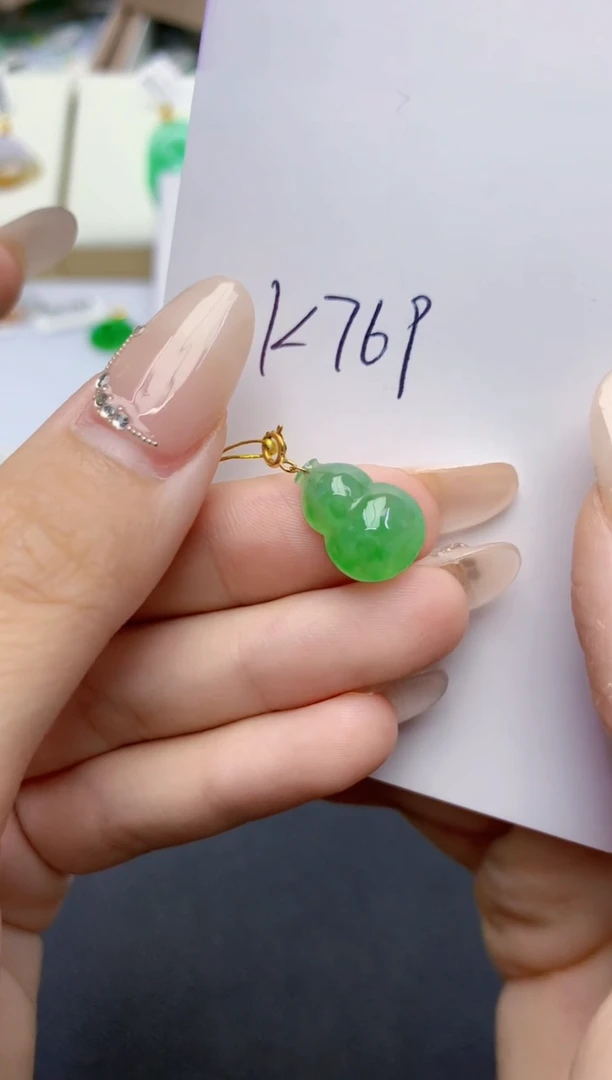 翡翠18K金镶嵌颈饰天然缅甸A货翡翠