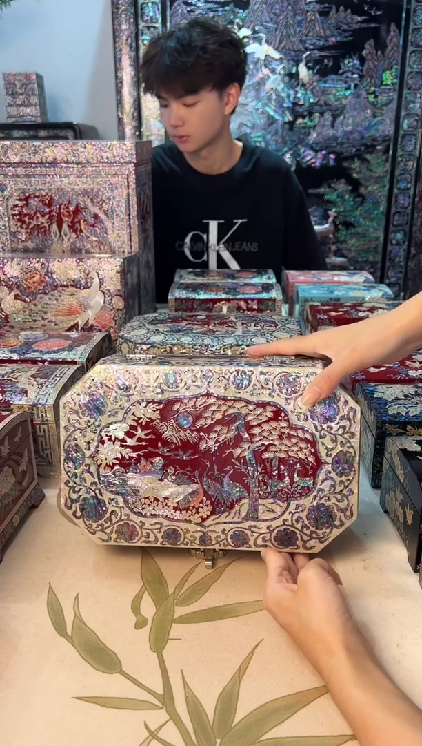 绒布底·弘贝雅螺钿漆器文化馆