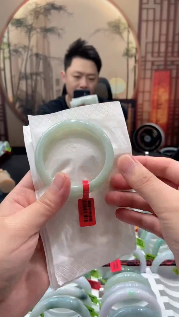 未镶嵌手镯翡翠000052886