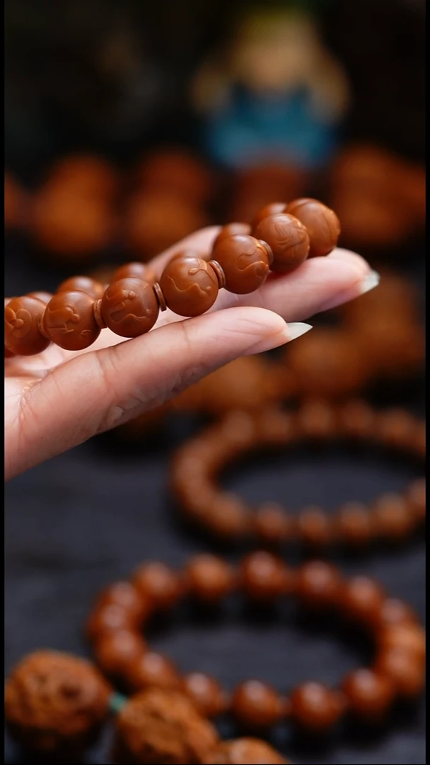 吊坠橄榄核青**吟橄榄核