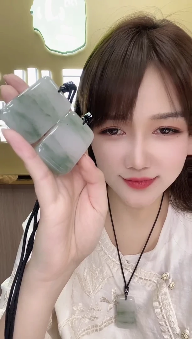 颈饰未镶嵌石英质玉373545/天山翠无事牌 多样性一件发