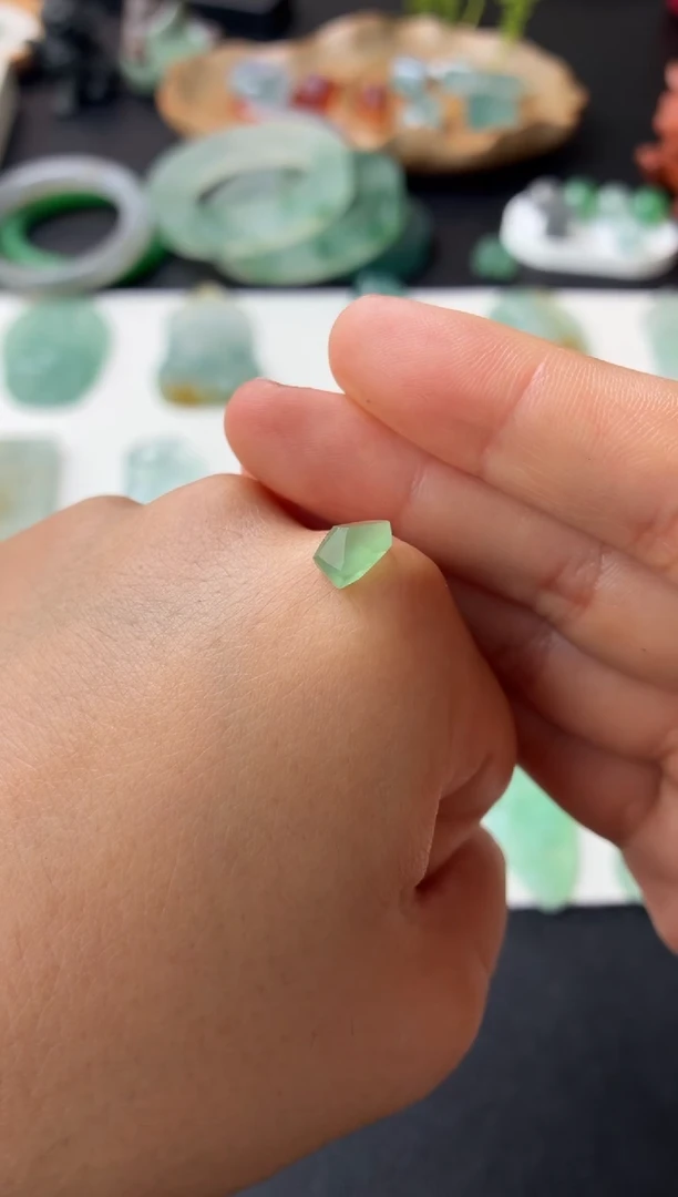 未镶嵌定制翡翠翡翠