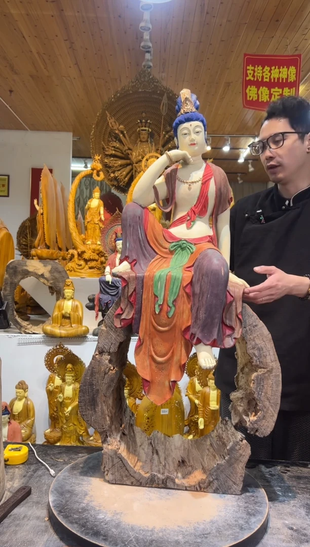 香樟木矿彩仿古工艺自在观音80cm高
