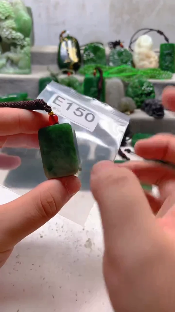 和田玉未镶嵌珠宝半成品1