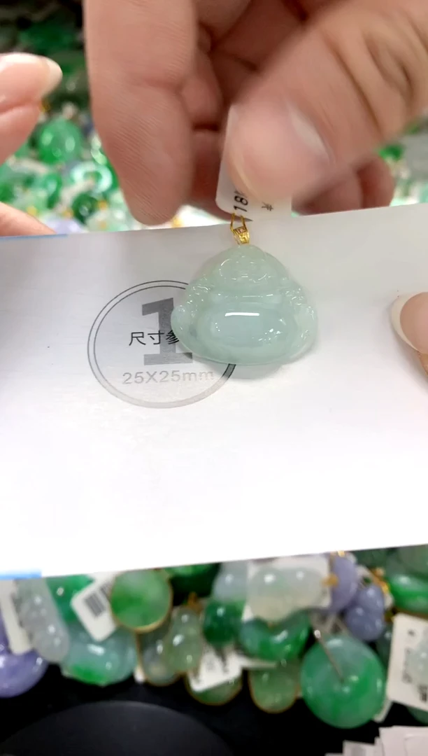 翡翠18K金镶嵌颈饰1111111111111111