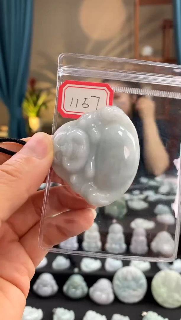 翡翠未镶嵌颈饰佛公  1157微瑕慎拍