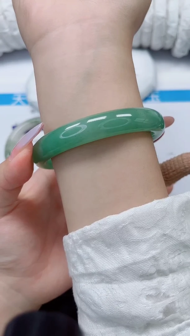 石英质玉手镯未镶嵌229-62/63