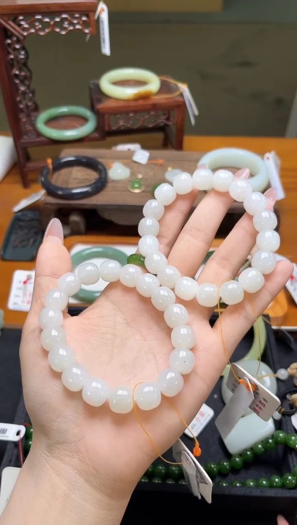 未镶嵌手串和田玉卡12新疆黑山 老型 多样性发一