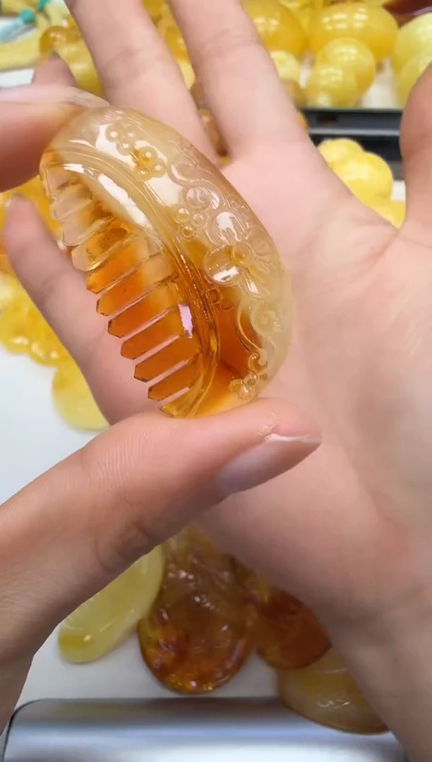 裸石琥珀未镶嵌如图