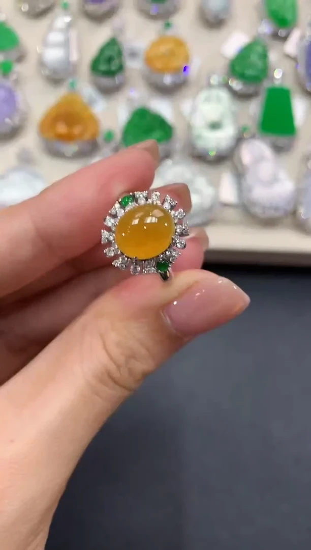 【闪购商品】翡翠戒指18K金镶嵌q58       