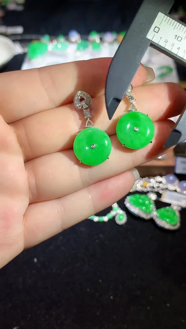 翡翠18K金镶嵌耳饰LLJ