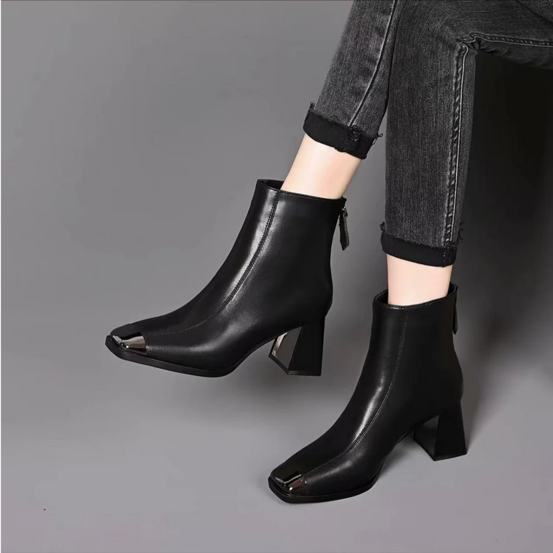 2025新款方头英伦马丁靴女百搭秋冬复古高跟短靴粗跟法式复古11