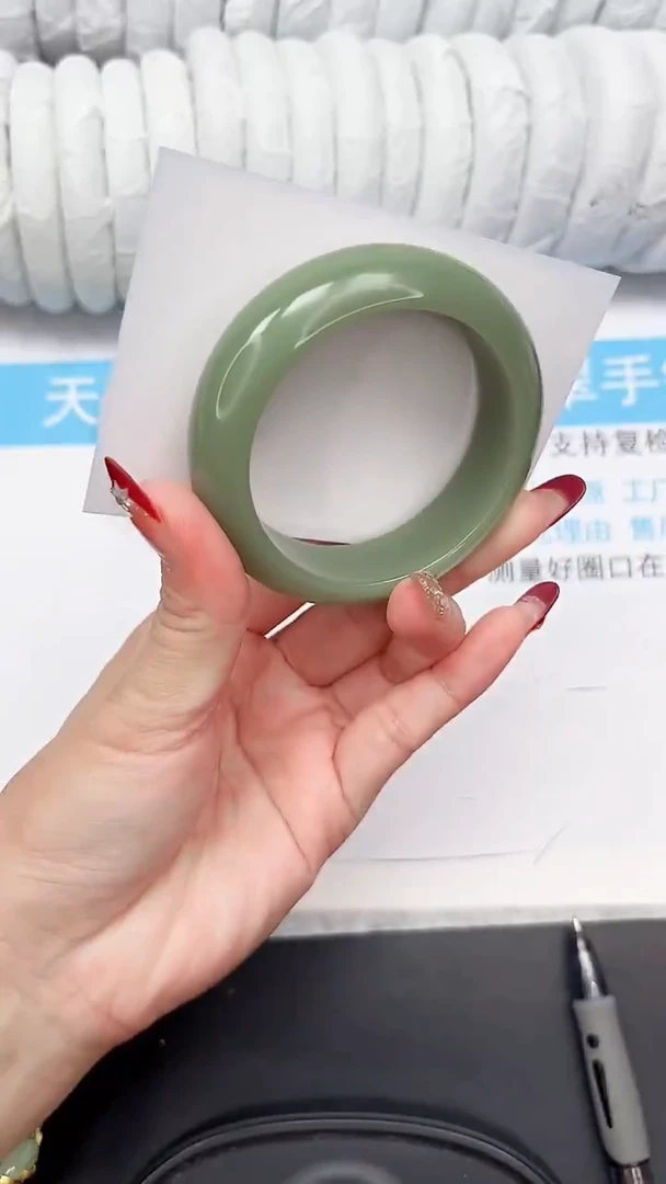 未镶嵌手镯石英质玉146-54HS