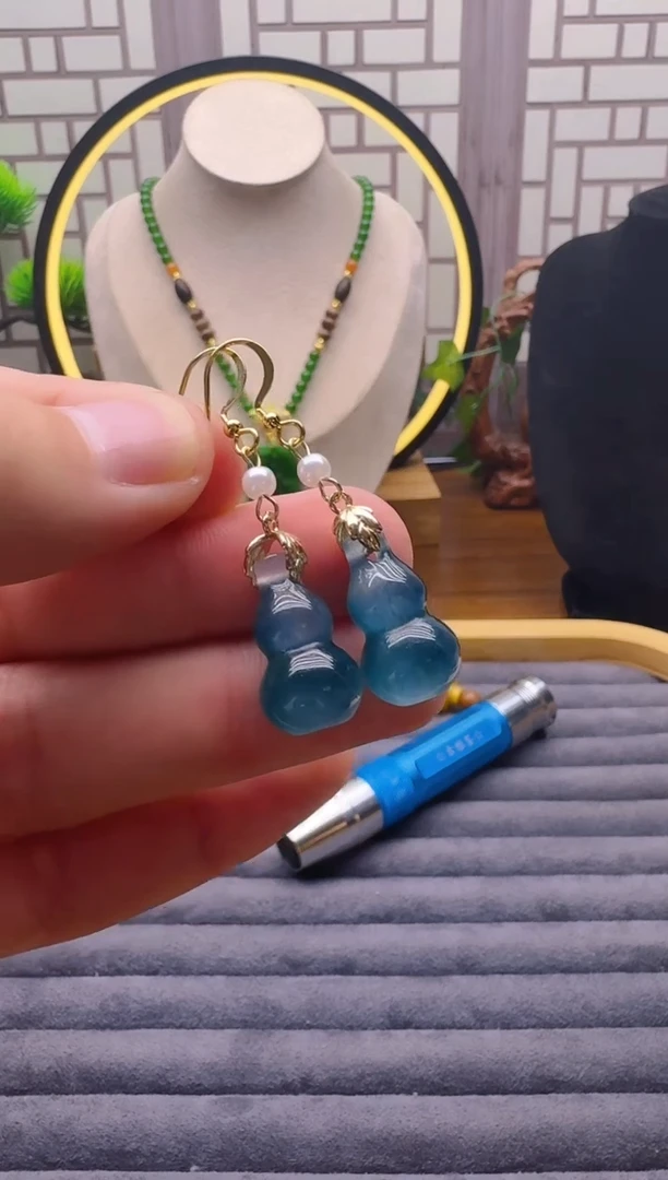 14K金镶嵌翡翠耳饰E11