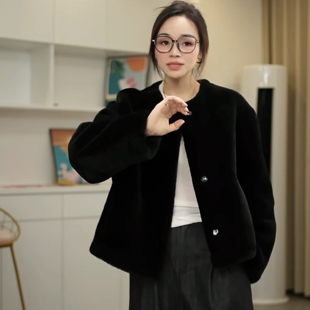 66系列”海宁正宗皮毛一体外套女短款圆领显瘦美利奴羊毛皮草短款