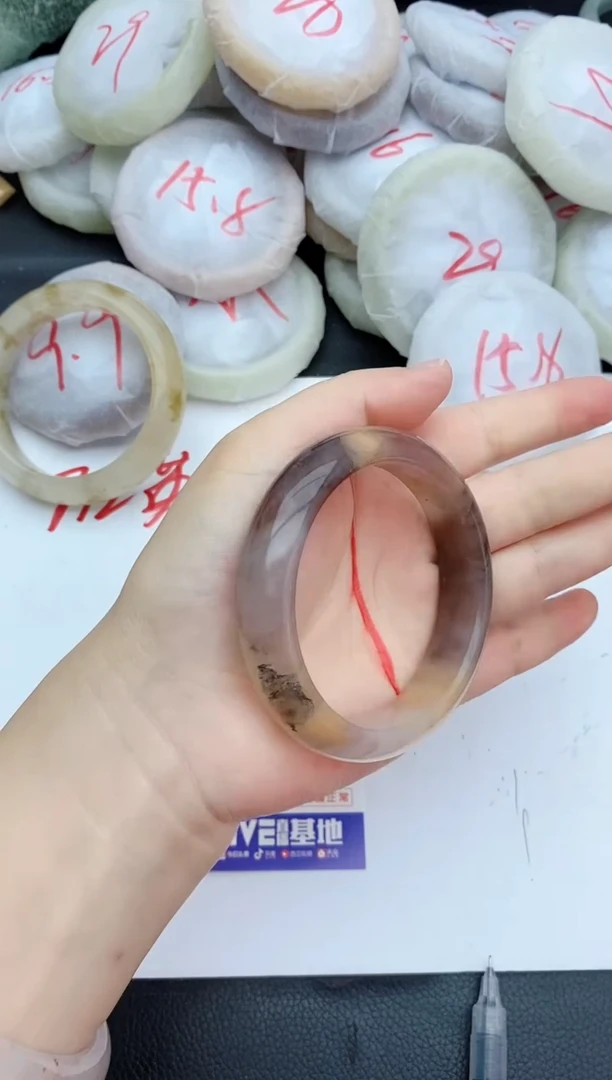 石英质玉手镯未镶嵌5+57/58