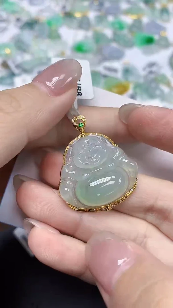 翡翠18K金镶嵌颈饰天然缅甸翡翠A货