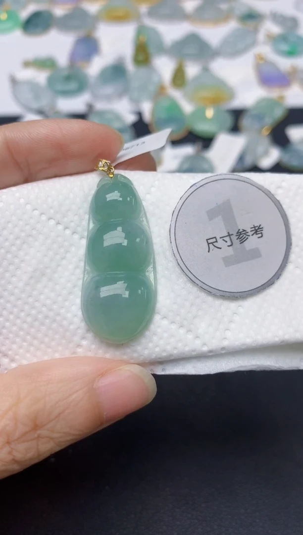 翡翠18K金镶嵌颈饰天然缅甸A货翡翠