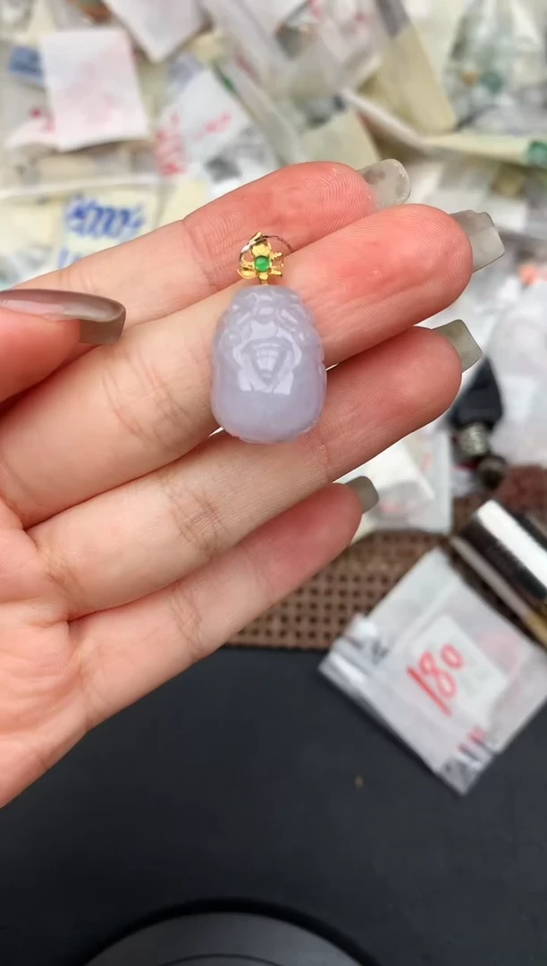 18K金镶嵌挂件翡翠—