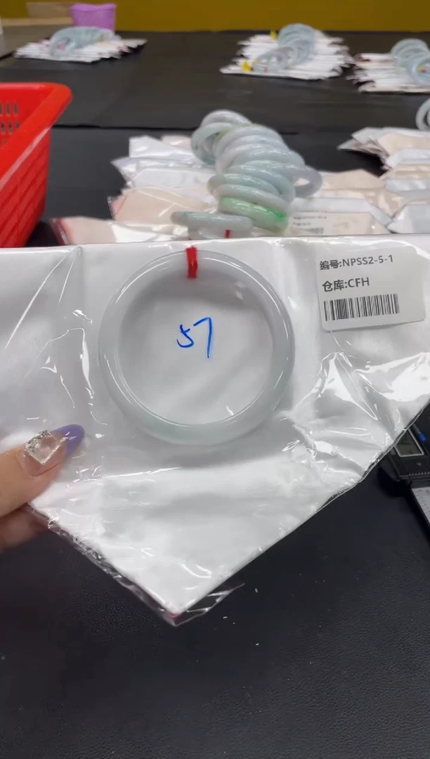 未镶嵌手镯翡翠翡翠手镯