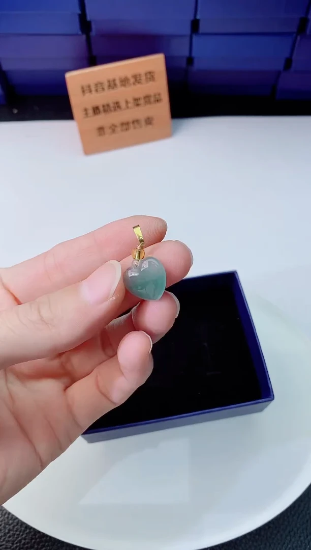 翡翠未镶嵌颈饰1111111