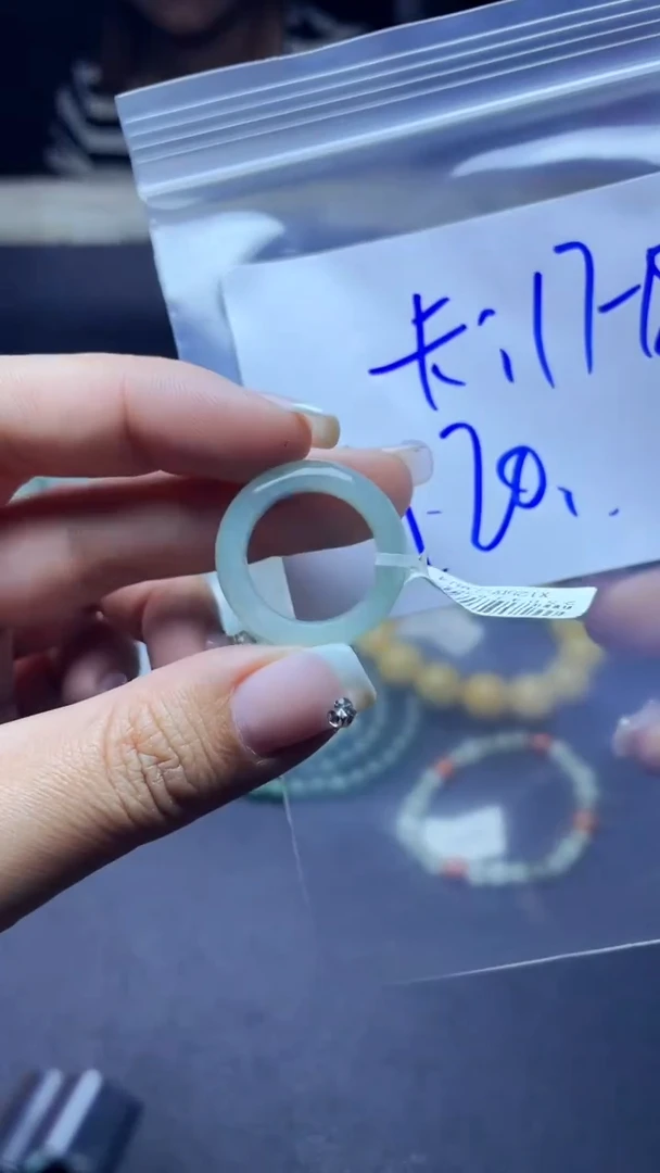 定制翡翠未镶嵌戒圈