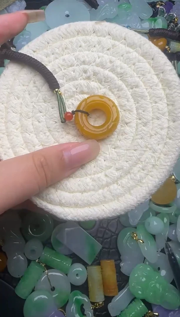 翡翠未镶嵌颈饰天然缅甸翡翠吊坠
