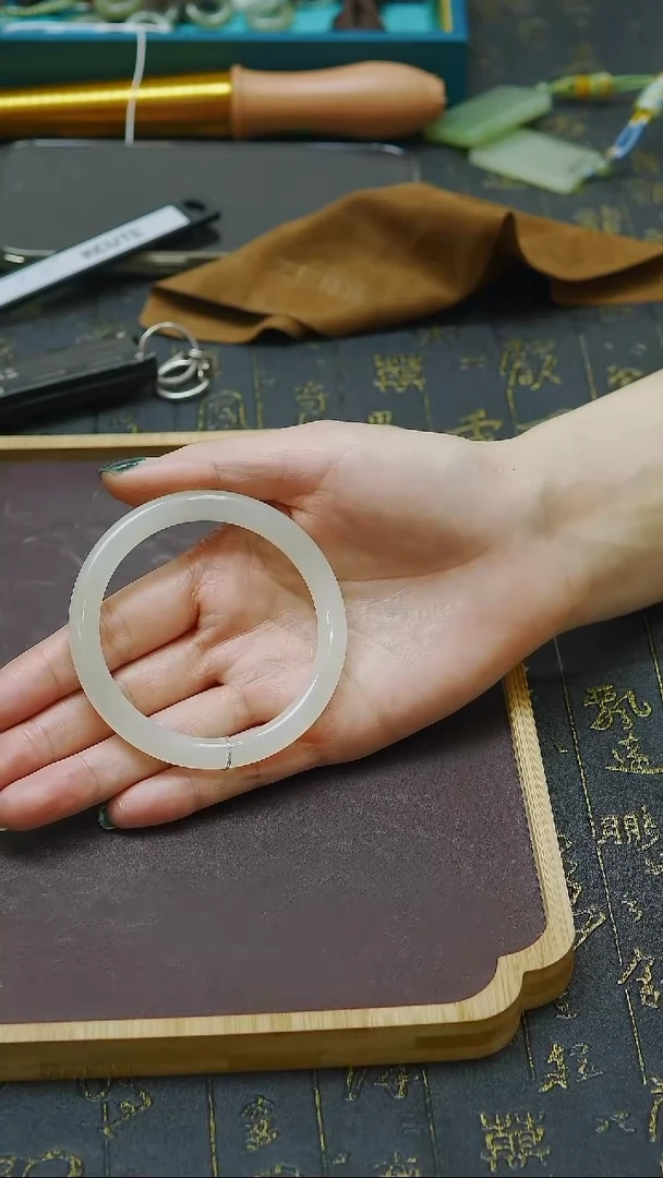 未镶嵌手镯和田玉59.2圈口   蜂蜜水手镯