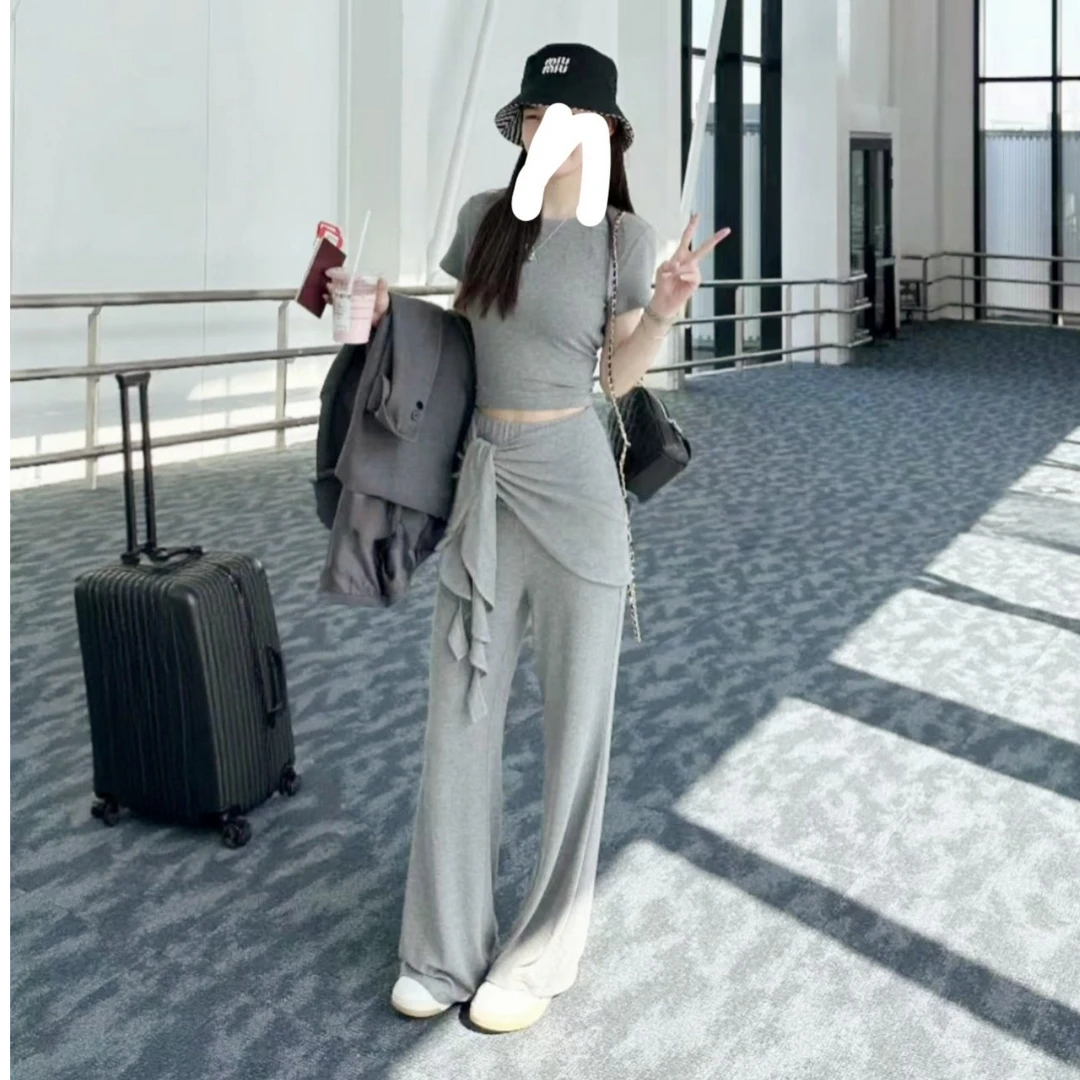 【现货】2025夏季新款时髦洋气修身显瘦T恤+假两件屁帘微喇裤两件套